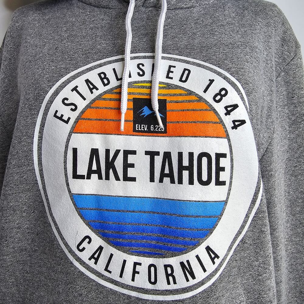 Lake Tahoe California M Heather Gray Retro Style Graphic‎